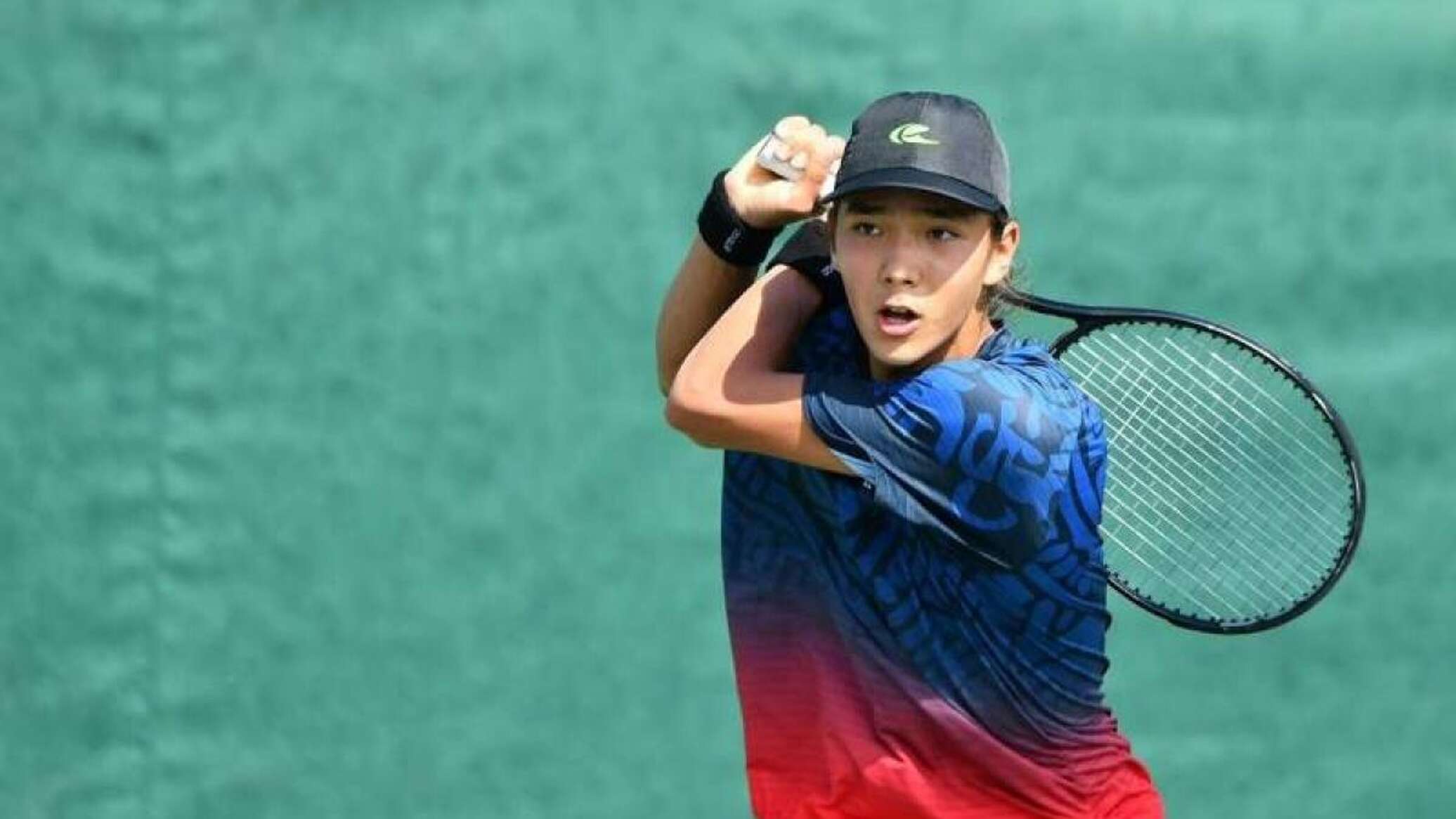 По-взрослому: юный теннисист из Казахстана сыграл на профессиональном турнире в Мадриде